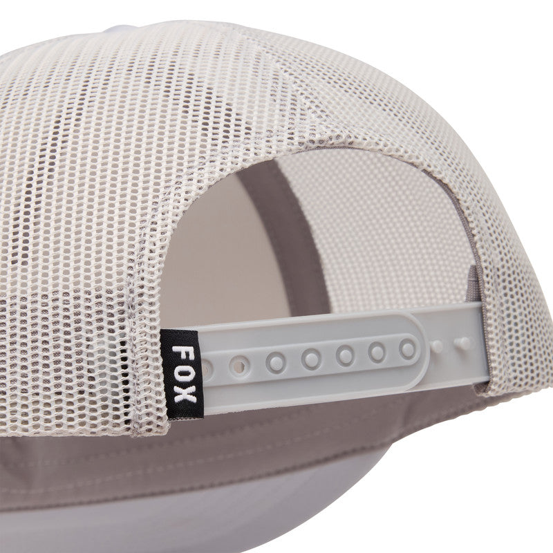 CZAPKA Z DASZKIEM DAMSKA FOX BOUNDARY TRUCKER LIGHT GREY