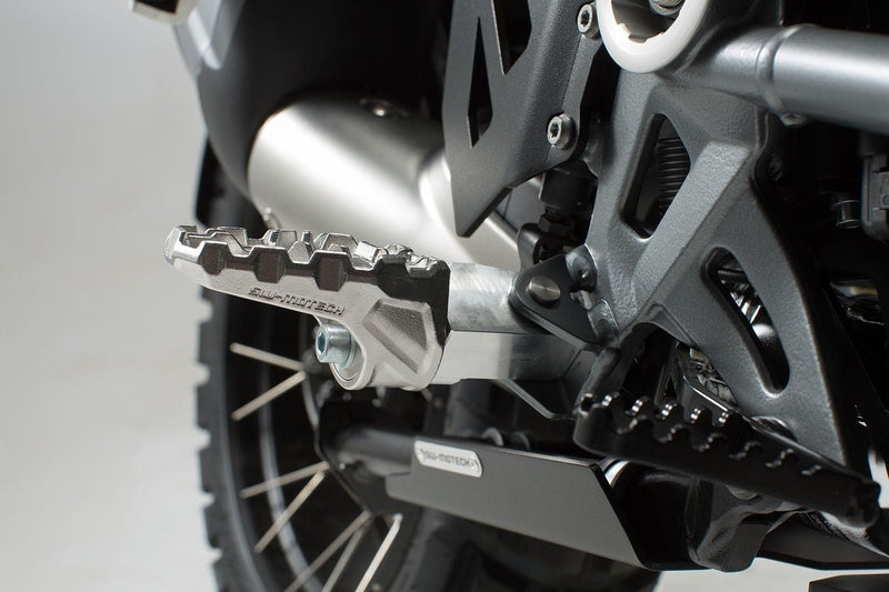 PODNÓŻKI EVO SW-MOTECH BMW R1200GS R1250GS R1300 GS BLACK/SILVER