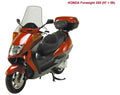 GIVI SZYBA PRZEZROCZYSTA 49,9 x 72,5 cm (H x W) HONDA Pantheon 125-150 (98 > 02) / Foresight 250 (97 > 08) / PEUGEOT SV 250 (02)