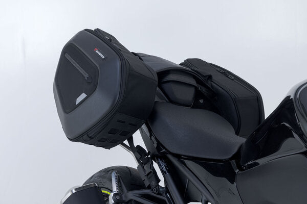 ZESTAW SAKW PRO BLAZE H I STELAŻY SW-MOTECH KAWASAKI Z900 (16-) BLACK