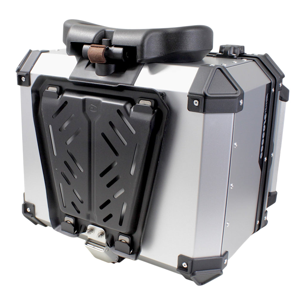 KUFER CENTRALNY ALUMINIOWY COOCASE 55L KEYLESS Z WYSUWANYM OPARCIEM SREBRNY – zdjęcie 8