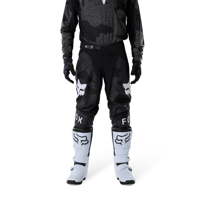 SPODNIE MOTOCYKLOWE FOX 180 BNKR BLACK CAMO