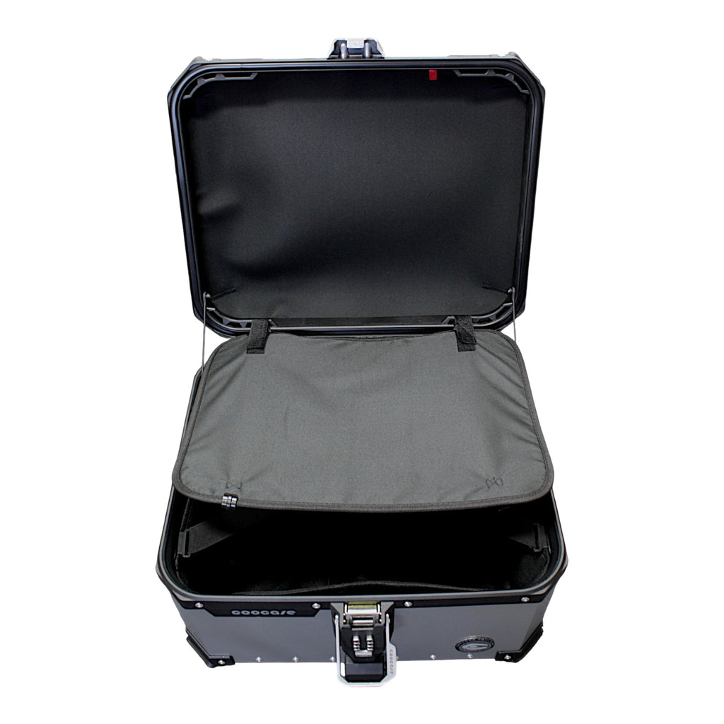 KUFER CENTRALNY ALUMINIOWY COOCASE 55L KEYLESS Z WYSUWANYM OPARCIEM SREBRNY – zdjęcie 7