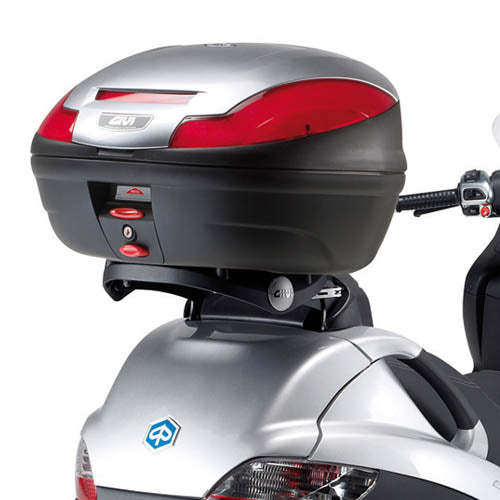 GIVI STELAŻ KUFRA CENTRALNEGO Z PŁYTA MONOLOCK - PIAGIO MP3