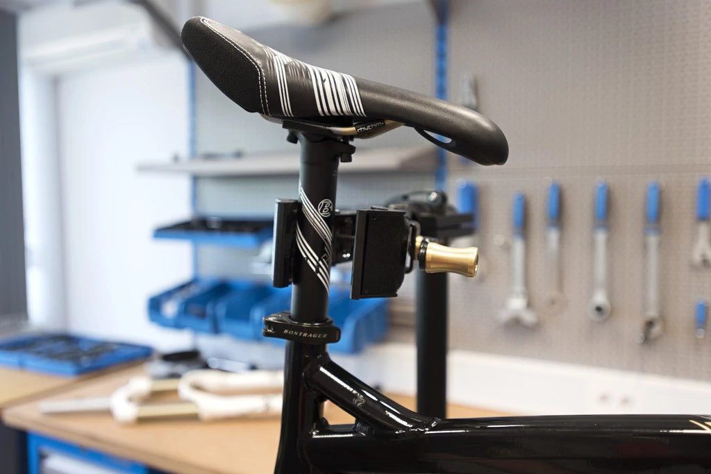 UNIOR Profesjonalny uchwyt do podnośnika Remco Bike Lift Pro Shop Clamp (1693.1Q 627095)