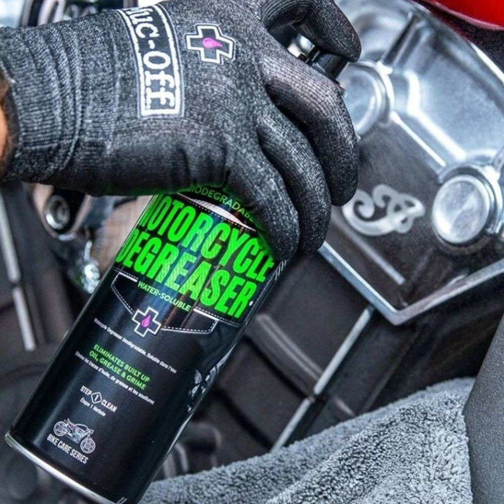 Biodegradowalny spray do odtłuszczania każdej powierzchni motocykla DEGREASER 500ml MUC-OFF