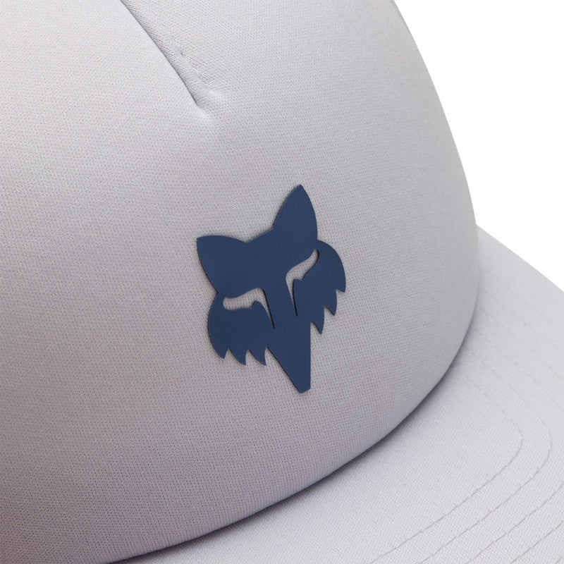 CZAPKA Z DASZKIEM DAMSKA FOX BOUNDARY TRUCKER LIGHT GREY