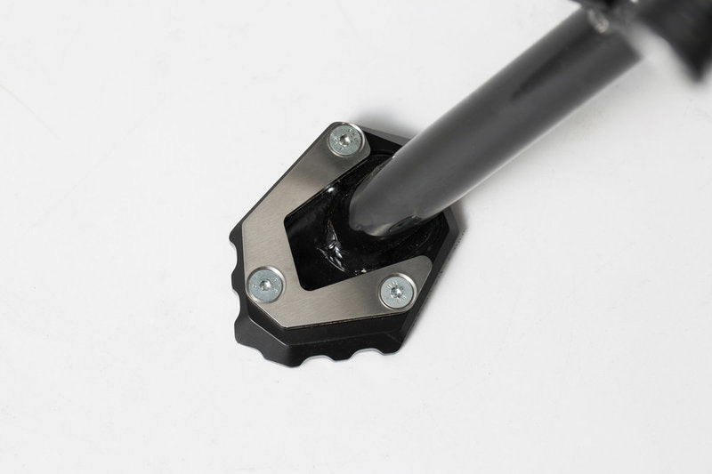 NAKŁADKA NÓŻKI BOCZNEJ SW-MOTECH HONDA MODELS BLACK/SILVER